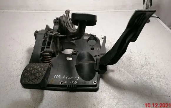 Mercedes-Benz A W168 Pedal assembly a1682901801