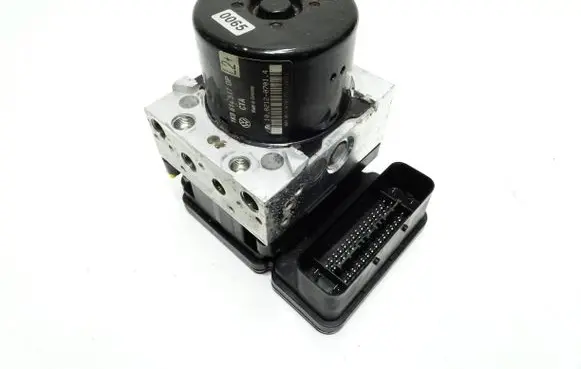 Volkswagen Golf VI ABS Pump 1K0907379BL 1K0614517DP