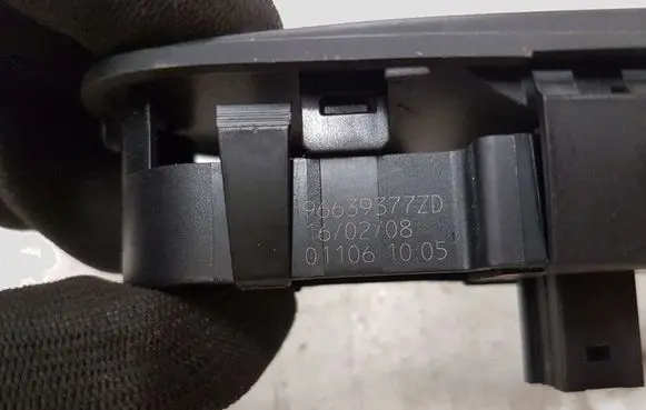 Citroen C4 I Picasso Electric window control switch 966393777ZD