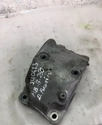 Mercedes-Benz B W246 W242 Driveshaft support bearing bracket A2702230138