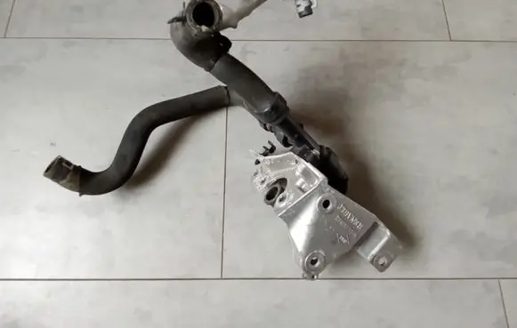 Thermostat/thermostat housing
