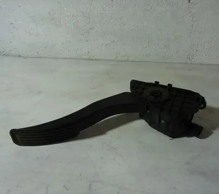 Ford Mondeo MK I Accelerator throttle pedal 9F836