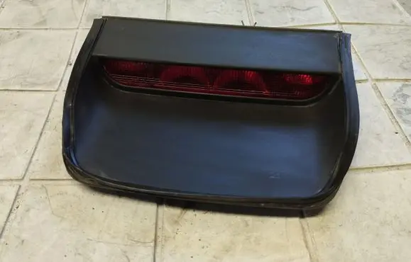 Mitsubishi Carisma Third/center stoplight 0996400