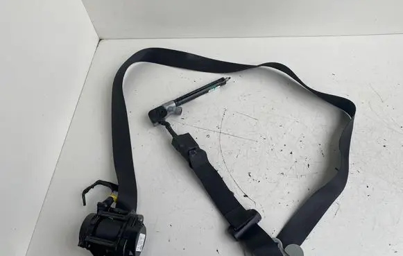 Tesla Model 3 Front seatbelt 110582101F