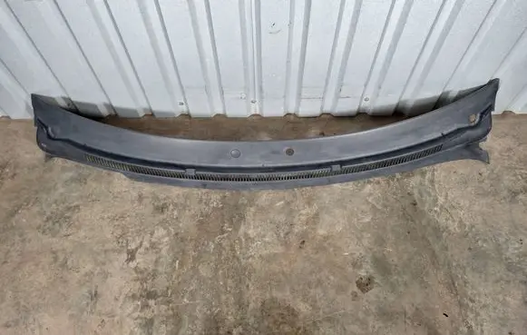 Volkswagen Transporter - Caravelle T5 Wiper trim 7H0819403A