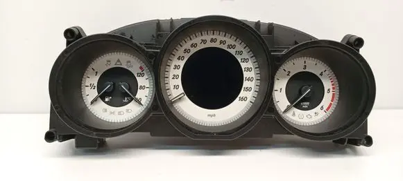 Speedometer (instrument cluster)