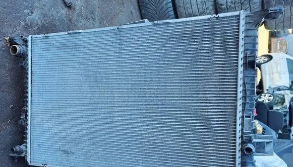 Audi A8 S8 D4 4H Coolant radiator VP9TBH8005AC 4H0121251C