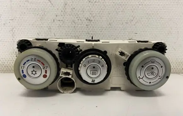 Mitsubishi Colt Climate control unit 69657032 PMN1645690 TMA05051018NB3