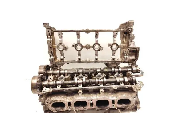 Nissan Juke I F15 Engine head MR16DDT