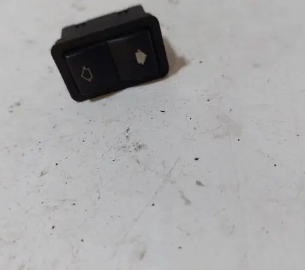 BMW 5 E39 Electric window control switch 8368974