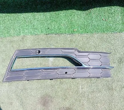 Skoda Octavia Mk4 Front bumper lower grill 5E3807682 5E3807682G