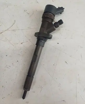 Peugeot 607 Fuel injector 9637277980 015 0445110036
