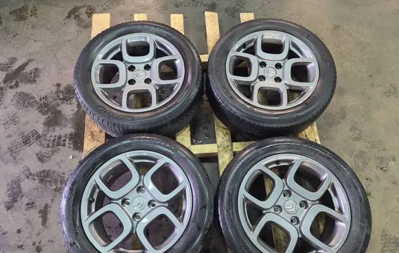 Citroen C4 Cactus R16 alloy rim 9802911977