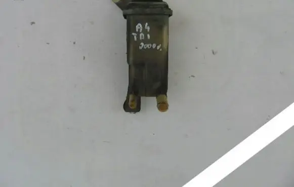 Audi A4 S4 B5 8D Power steering fluid tank/reservoir