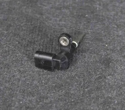 Volkswagen Beetle A5 Oil temperature sensor 04E919501B