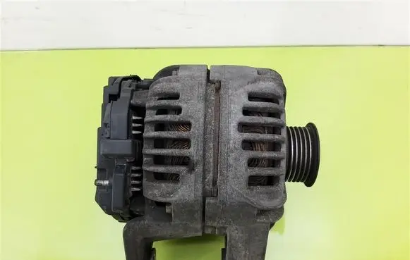 Opel Zafira Life Generator/alternator 028903028C