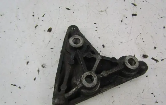Opel Astra G Engine mounting bracket 