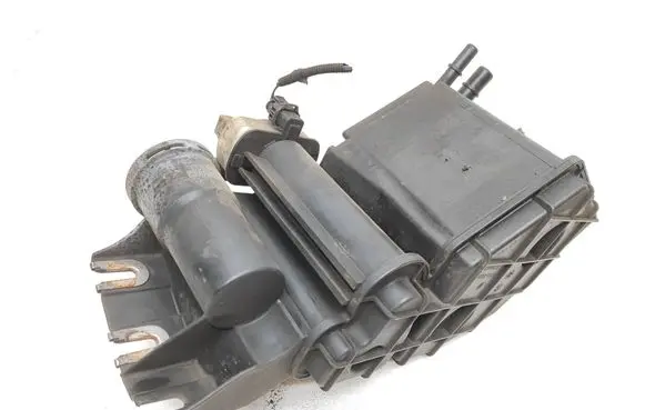 Active carbon filter fuel vapour canister