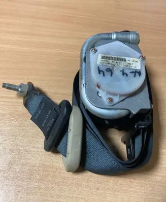 Nissan Note (E11) Front seatbelt 305743599JN7
