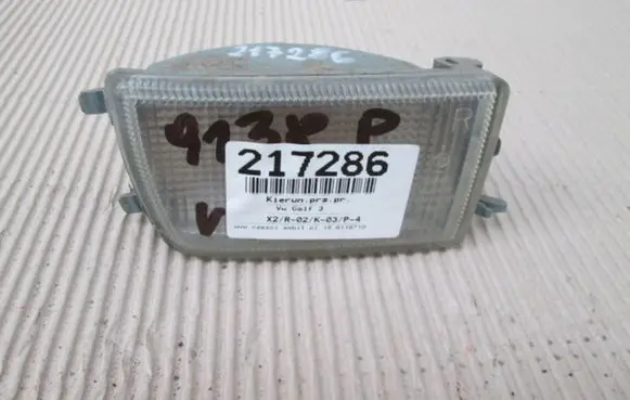 Volkswagen Golf III Front indicator light