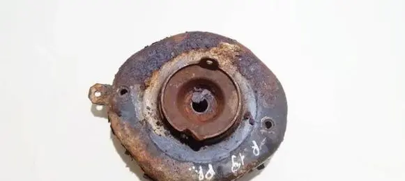Renault 19 Coil spring mount 