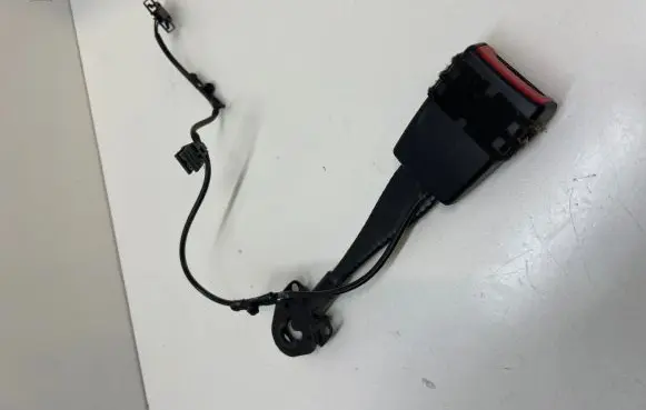 Audi A5 8T 8F Front seatbelt buckle 8K0857755F 311012