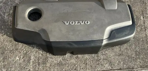 Volvo XC70 Engine cover (trim)