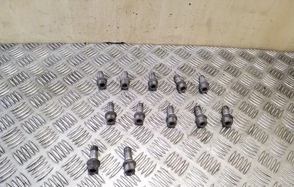 Skoda Octavia Mk3 (5E) Nuts/bolts 