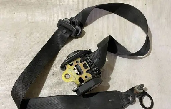 Mercedes-Benz Vaneo W414 Front seatbelt 566287601