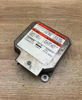 Suzuki Baleno EG Airbag control unit/module 3891060G01 5WK4138