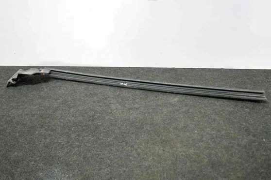 Tesla Model 3 Front door glass trim molding 109049600E 109049500E