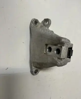 KIA Sportage Engine mounting bracket 2D510