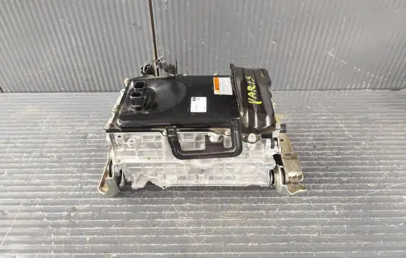 Toyota Yaris XP210 Voltage converter inverter G920052350