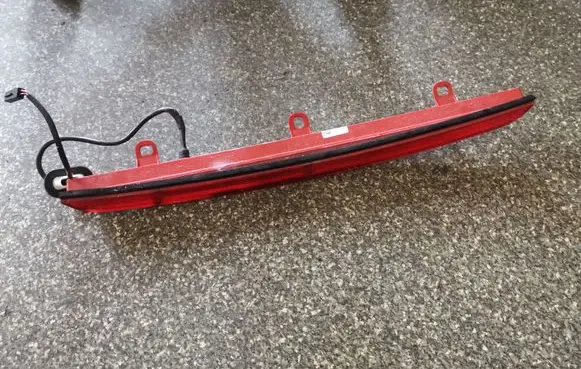Audi A6 S6 C7 4G Third/center stoplight 4G9945097
