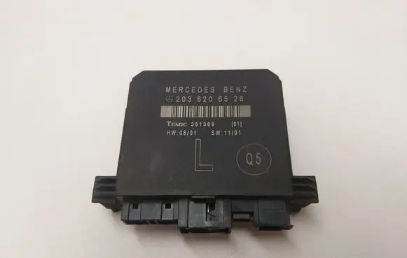 Mercedes-Benz C W203 Door control unit/module 2038206526