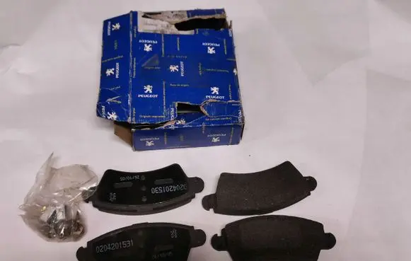 Peugeot 206 Brake pads (rear) 425152