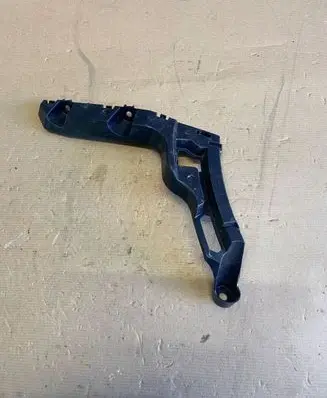 Opel Mokka B Rear bumper mounting bracket 9835237980