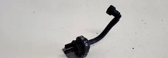 Engine mount vacuum valve