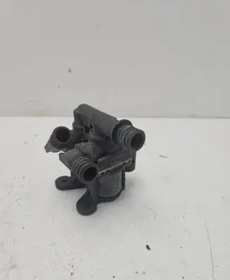 BMW 5 E34 Coolant heater control valve 1147412042