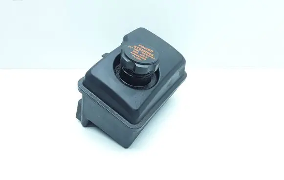 Volvo XC90 Power steering fluid tank/reservoir 8671269