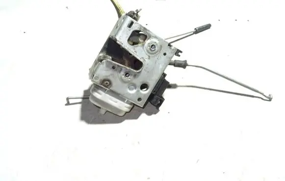 Audi A8 S8 D2 4D Front door lock 4D1837015A