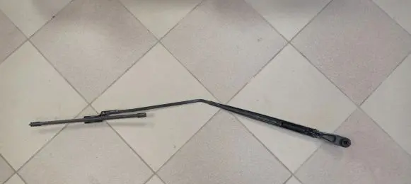 Buick Encore I Front wiper blade arm 31446