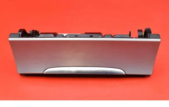 Glove box