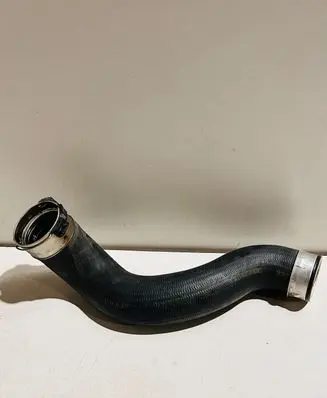 Mercedes-Benz CLS C218 X218 Intercooler hose/pipe A2045280682
