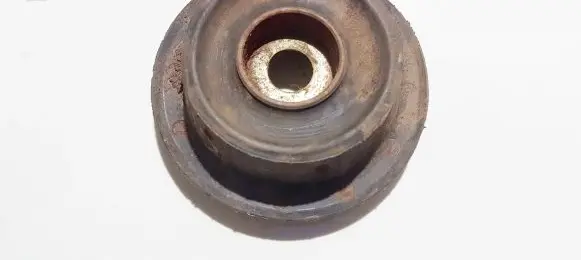 Volkswagen Golf III Coil spring mount 