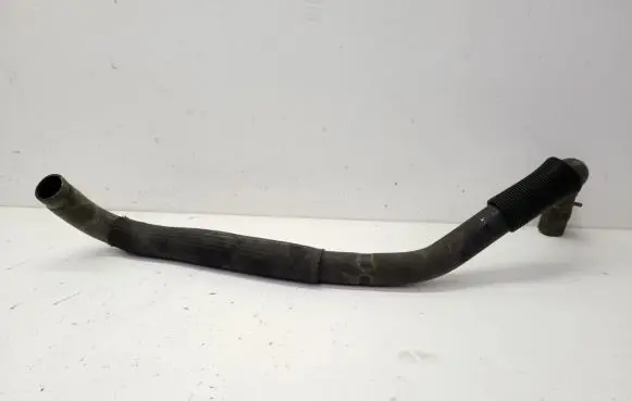 Chrysler Town & Country V Engine coolant pipe/hose