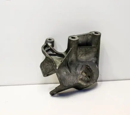 Volvo V40 Engine mounting bracket 31359638