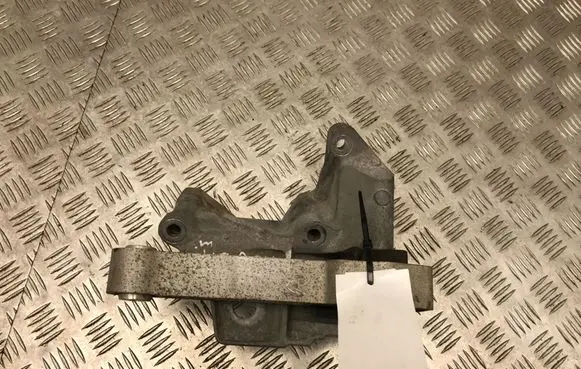 Volvo XC60 Engine mounting bracket 6G926P096FC