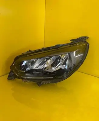 Peugeot 208 Headlight/headlamp 73313327