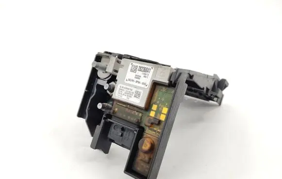 Peugeot 308 Fuse module 28236841